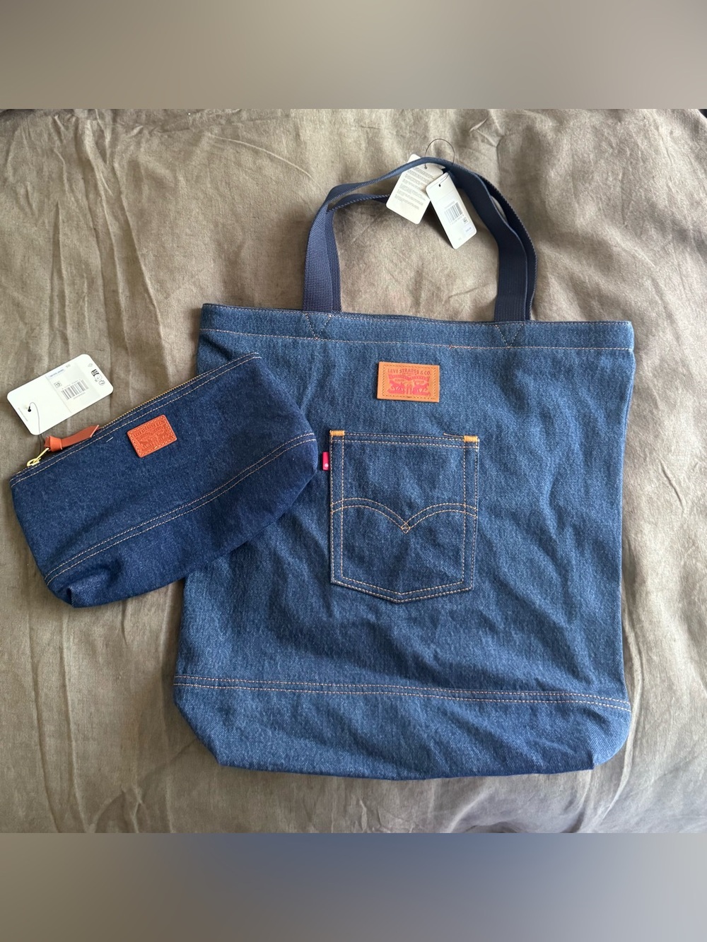 NWT Levi’s Denim Back Pocket Tote Bag & Matching Zipper Pouch Set